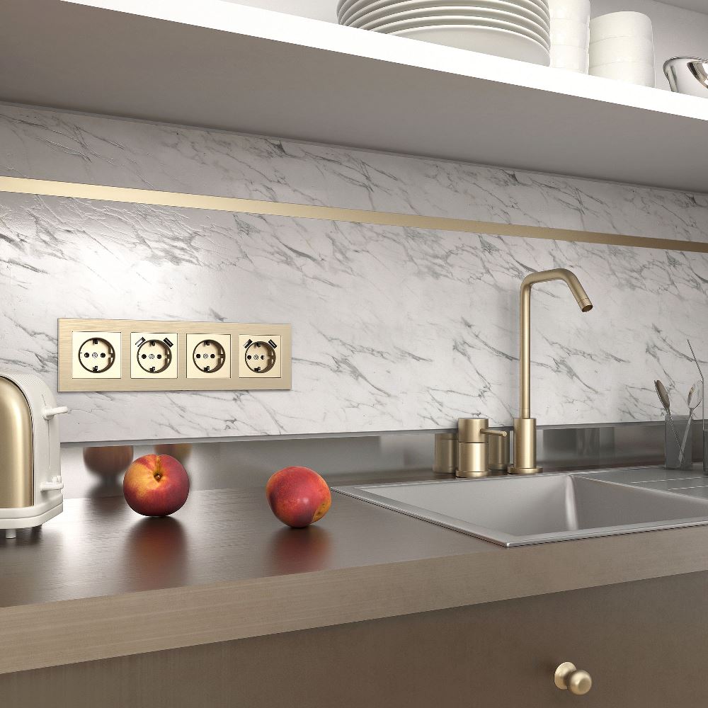 Рамка из металла Werkel Aluminium на 4 поста Шампань W0041711 — изображение 2